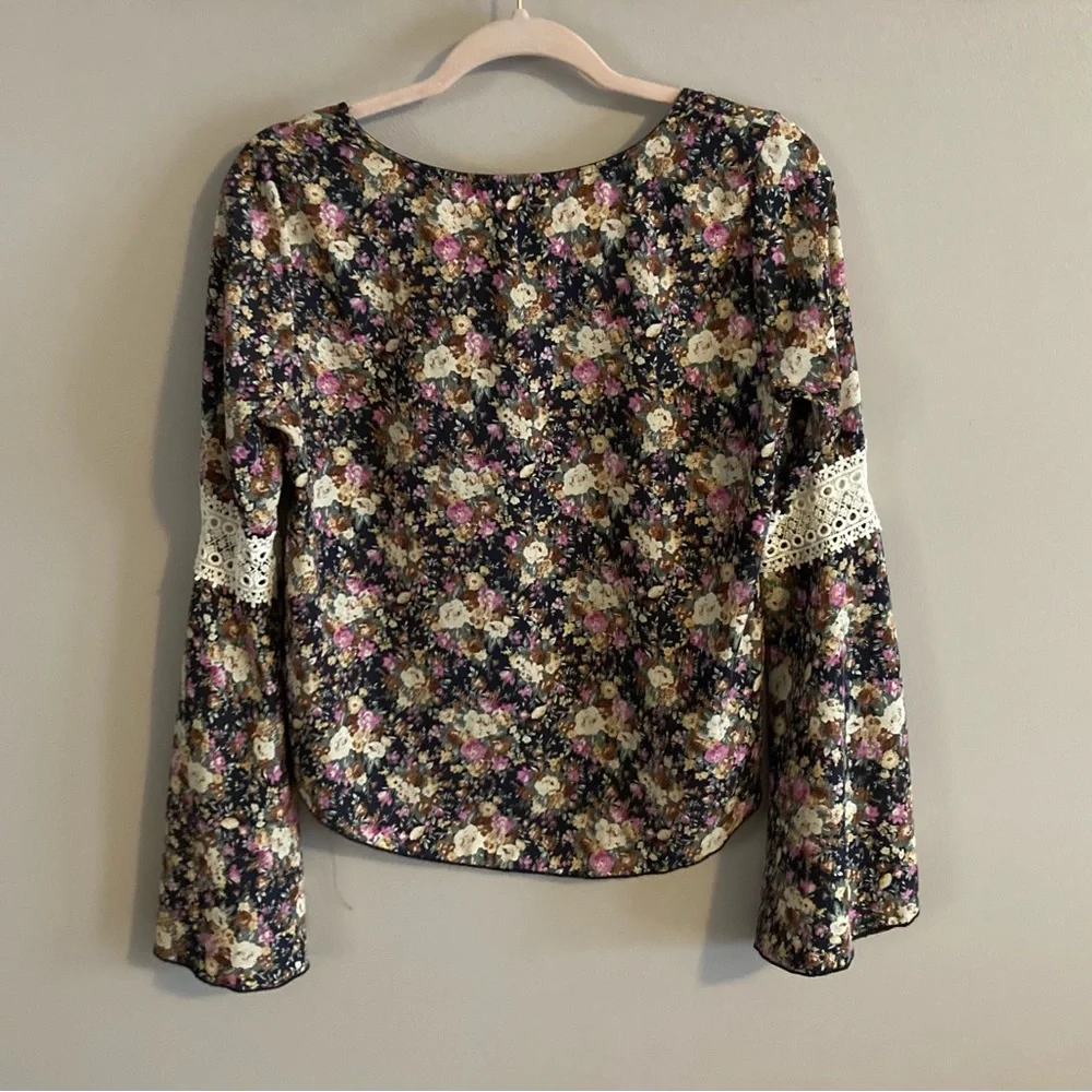 $3❤️Bundled I.Joah Blouse - Picture 6 of 6